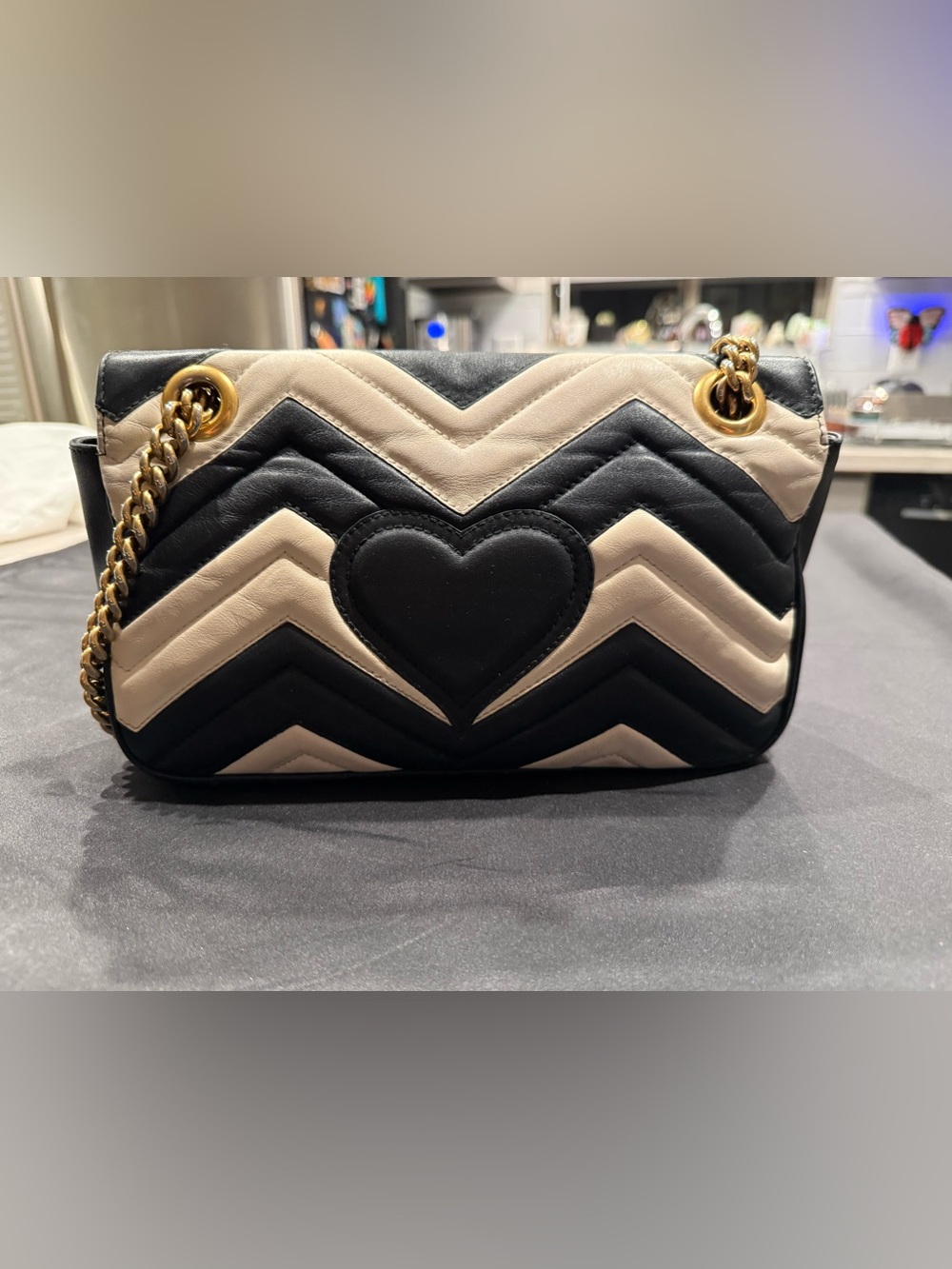 Gucci GG Marmont Chevron Shoulder Bag Black Cream Gold Chain Authenticated - Picture 9 of 16